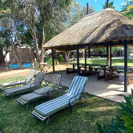 Ombinda Country Lodge Outjo Buitenkant foto