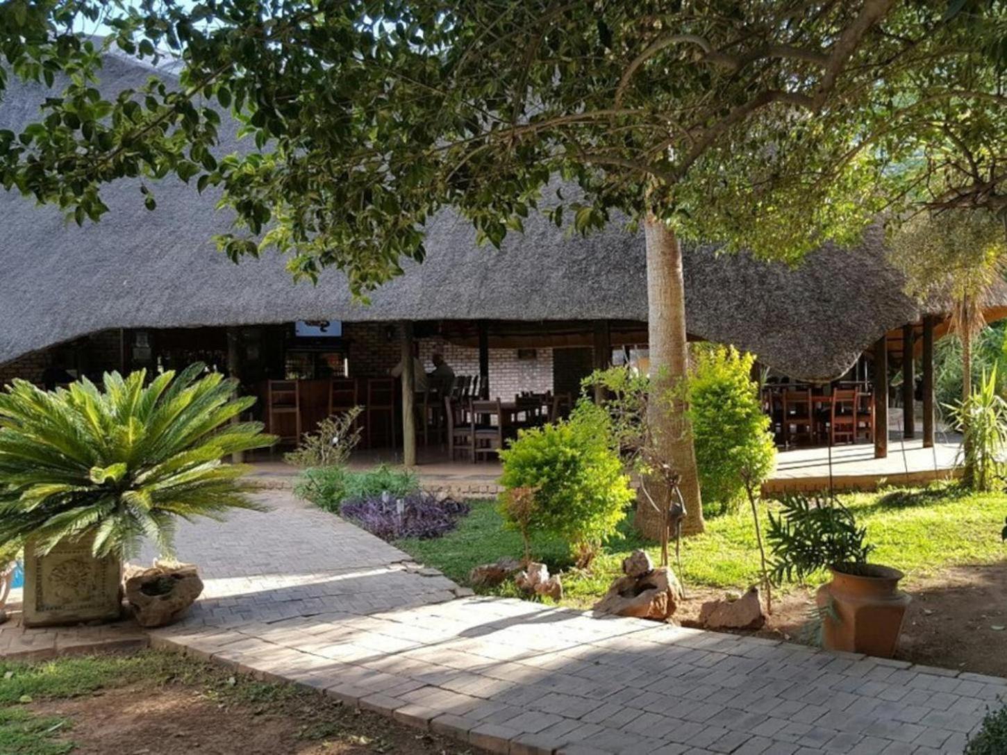 Ombinda Country Lodge Outjo Buitenkant foto