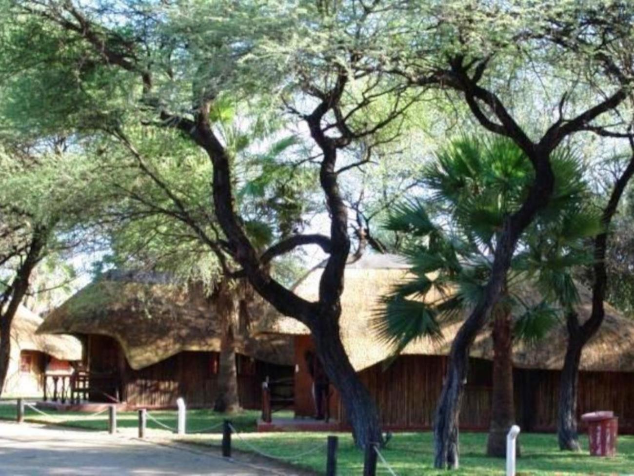Ombinda Country Lodge Outjo Buitenkant foto