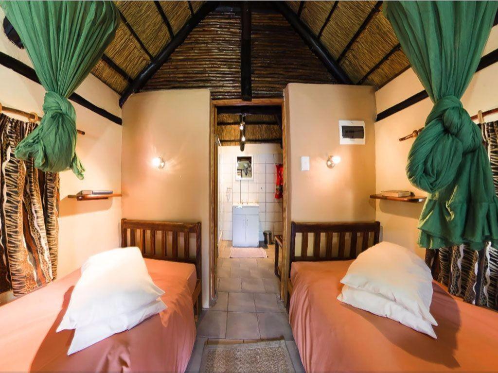 Ombinda Country Lodge Outjo Kamer foto