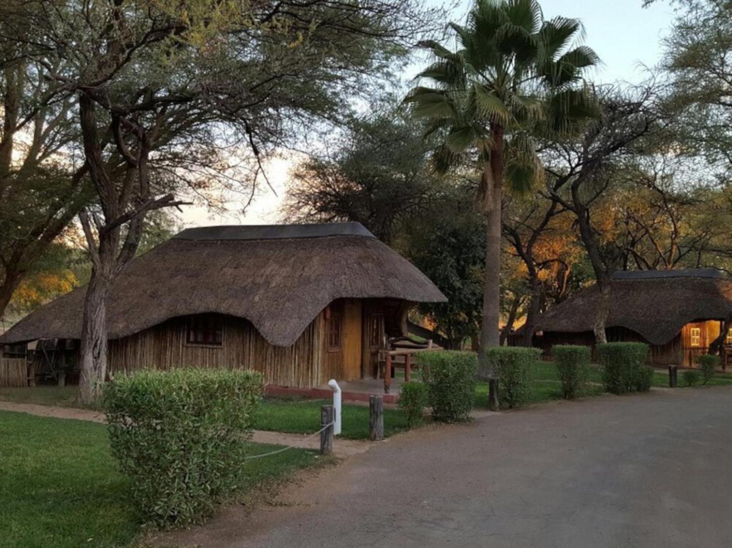 Ombinda Country Lodge Outjo Buitenkant foto