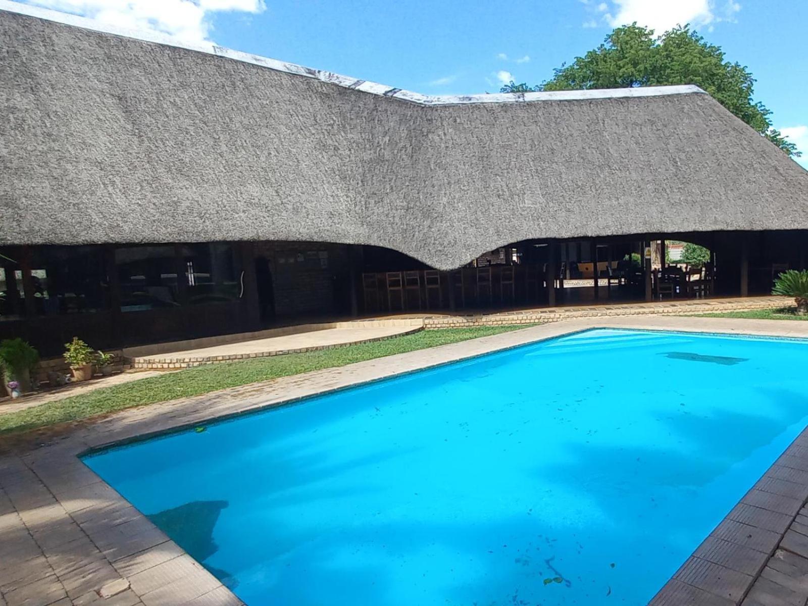 Ombinda Country Lodge Outjo Buitenkant foto